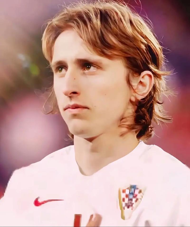 看着都疼！加纳国脚脚踝90度翻转，被日本击败，下轮战玻利维亚