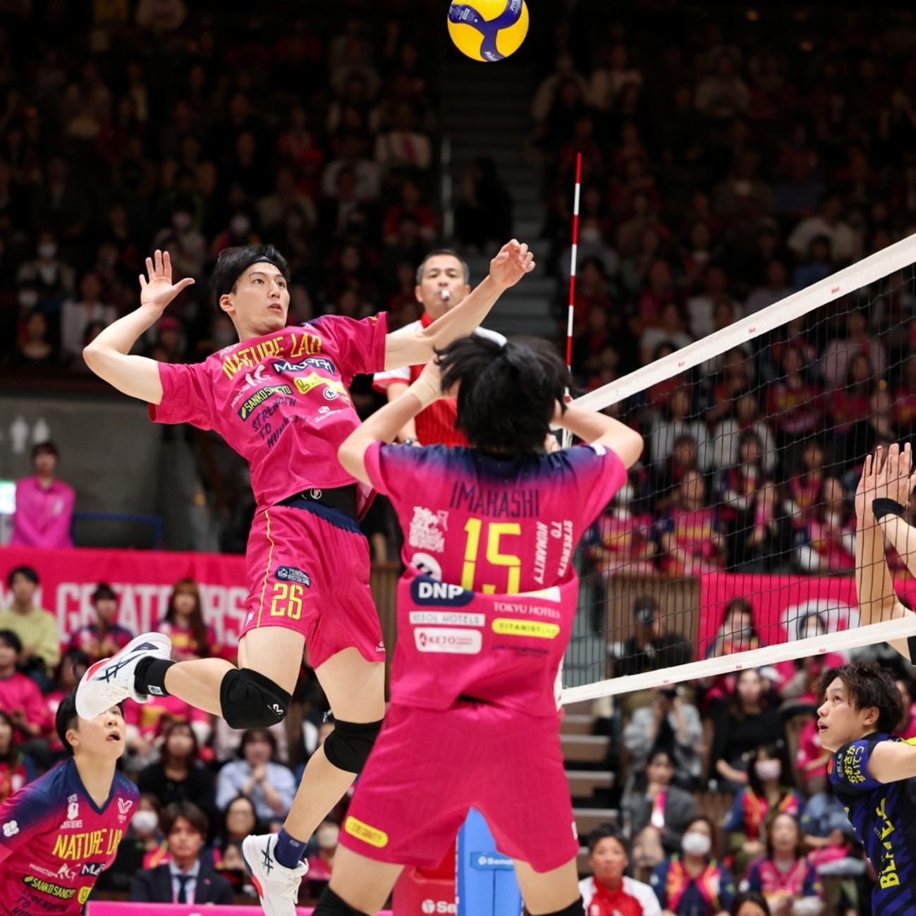 西甲综合：巴萨巩固榜首 马竞客场完胜